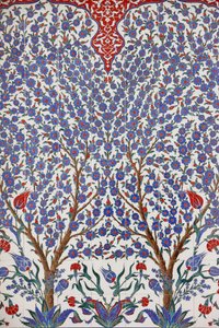 Scheich-Zayid-Moschee: Eines der 80 Iznik-Paneele - hochdekorierte Keramikfliesen, die im 16. Jahrhundert beliebt waren - die in Istanbuls kaiserlichen und religiösen Gebäuden deutlich zu sehen sind, Abu Dhabi, Vereinigte Arabische Emirate von Unbekannt
