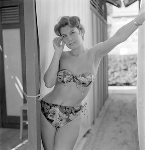 Die Schauspielerin Pina Bootie am Strand von Venedig Lido - 1957
