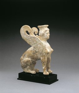 Terrakottafigur einer Sphinx, aus Süditalien, griechisch, spätes 5. - frühes 4. Jahrhundert v. Chr. von Unbekannt