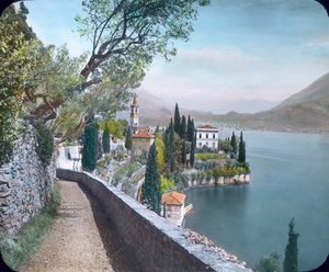 Die Gemeinde Varenna am Comer See in Norditalien von Unbekannter Künstler