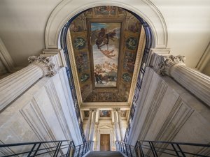 Die Treppe, Architekt Charles Lelong (1793-1861) und Edouard Dubois (1795-1813), zwischen 1840 und 1846. An der Decke, Frankreich befestigt seine Archive an der Morgenröte der Zeit, Gemälde von Felix Jobbe Duval (1821-1889), zwischen 1877 und 1881. Hotel d