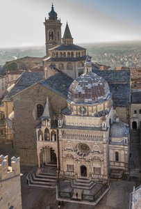 Blick auf die Piazza Duomo, Bergamo Alta, Italien von Unbekannter Künstler