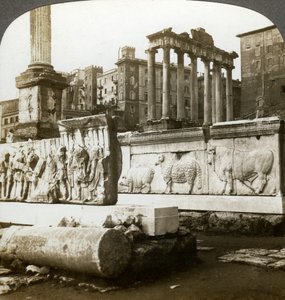 Basreliefs von Trajan und Säule des Phokas im Forum, Rom, Italien von Underwood and Underwood