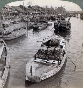 Blick nach Westen von der Nihon-bashi-Brücke, Richtung Zentrum von Tokio, Japan, 1904 von Underwood and Underwood