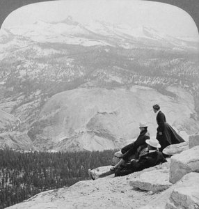 Blick vom Clouds Rest über das Little Yosemite Valley zum Mount Clark, Kalifornien, USA, 1902