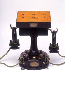 Aders Telefon (oder Ader-Gower-Elektrophon): 1878 Sammlung France Telecom von Unknown artist