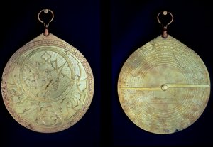 Ein Astrolabium, ein astronomisches Messinstrument, das von Seefahrern verwendet wird, aus dem 15. Jahrhundert