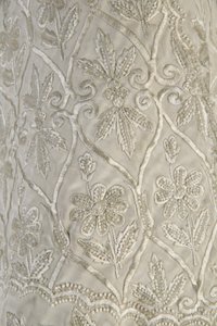 Bertha Palmers Mantel, ca. 1870 (Detailansicht des Stoffes), Gerippte Seidenmoiré, Fransen und Kristallperlen von Unknown artist