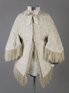 Bertha Palmers Mantel, ca. 1870 (Vorderansicht), gerippter Seidenmoiré, Fransen und Kristallperlen