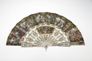 Fächer, ca. 1860, bedrucktes und bemaltes Papier, Perlmutt, Gold, Silber und Kupfermetalle, und Spiegel, Hersteller unbekannt