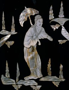 Frauenfigur mit Regenschirm (Detail)
