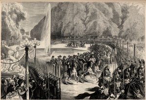 Großes Magazin vom 14. August: Kaiser Napoleon III. (1808-1873), gefolgt von seinem Stab, überquert den Tuileriengarten in Paris. Sein Sohn, der kaiserliche Prinz Eugene Louis Joseph (1856-1879), ist zu seiner Rechten. Gravur in „The Universe illustrious“.