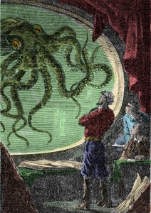 Ned Land, Professor Aronnax und sein Diener Conseil betrachten den Riesenkraken durch das Bullauge des U-Boots Nautilus. Gravur aus dem Buch von Jules Verne „Zwanzigtausend Meilen unter dem Meer“