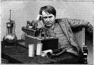 Thomas Edison (1847-1931), amerikanischer Physiker, in New York, hört das erste „Phonogramm“ aus England. (Nach einem Foto, das „La Nature“ von Colonel Gouraud übermittelt wurde). Stich in „La Nature: revue des sciences et de leurs applications aux arts“