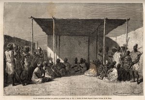 König Ahmadou leitet einen Rat oder Palaver des Toucouleur-Reiches in Segou Sikoro (Mali), die Weisen sitzen und die Krieger setzen sich, der König hält eine muslimische Gebetskette in den Händen. Gravur zur Illustration der Reise nach Westsudan von Leutna von Unknown artist