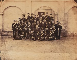 Viertes Semester, Militärseminar der East India Company, Addiscombe, Juni 1857 (s/w Foto) von Unknown photographer