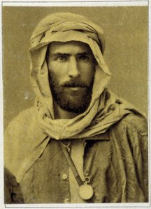 Porträt von Savorgnan de Brazza im Jahr 1882 von Unknown photographer