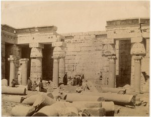 Zweiter Hof des Totentempels von Ramses III., Nordseite, Medinet Habu, Ägypten, ca. 1890 von Unknown photographer