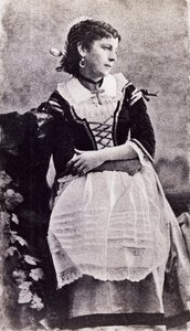 Teresina Brambilla (1845-1921) in Bühnenkostüm von Unknown photographer