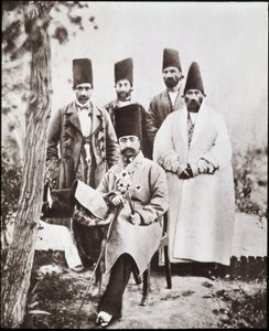 Der Schah von Persien Nasser-ed-Din und seine Kammerherren von Unknown photographer