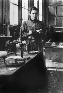 Französische Physikerin Marie Curie (1867-1934) Nobelpreis für Physik 1903, Nobelpreis für Chemie 1911, hier in ihrem ersten Labor in Paris 1898