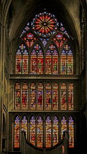 Südliches Fenster, das die Kirchenväter, Heiligen und frühen Bischöfe von Metz darstellt