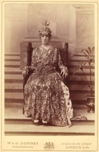 Sarah Bernhardt als Kaiserin Theodora in Sardous "Theodora"