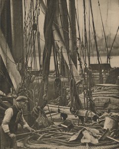 Am Fuß des Mastes auf einer Themse-Barke, um 1935