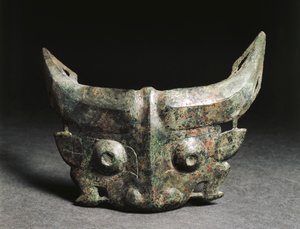 Ritualmaske, die Taotie darstellt, China, Westliche Zhou-Dynastie von Western Zhou Dynasty Chinese School