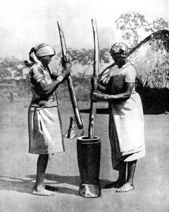 Zwei Mashona-Frauen, die Mais und Hirse stampfen, Simbabwe, Afrika, 1936