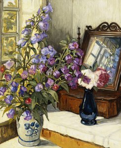 Fingerhüte und Rosen auf einem Frisiertisch von Wilfred Peter Glud