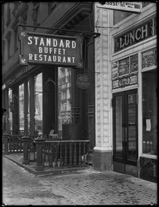 Schild für Standard Buffet Restaurant, Fourth Avenue zwischen E. 31st und 32nd Streets, New York City, 6. Februar 1917