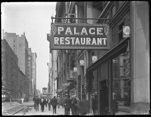 Schild für das Palace Restaurant, W. 28th Street, New York City, 29. Juli 1916