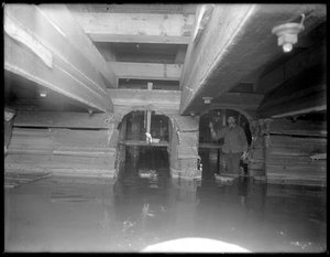 Arbeiter im Kanal der W. 129th Street, New York, ca. 1911 von William Davis Hassler