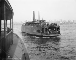 Eine Fähre, New York, um 1900 (s/w Foto)
