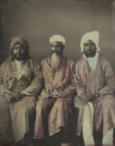 Unbetiteltes Porträt von drei sitzenden Männern mit Turbanen, 1853 von William Johnson