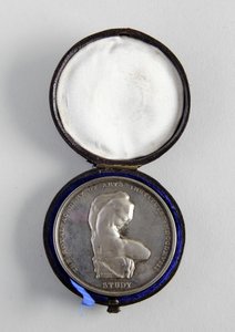 R.A. Medaille verliehen an George Frampton 10.12.1884 für das beste Modell einer Figur