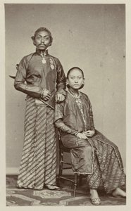 Pakoe Boewono IX, Susuhunan von Surakarta mit seiner Ehefrau Ratoe von Woodbury and Page