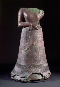 Statue der Königin Napirasu, Frau von Untash-Napirisha, einem elamitischen König des 12. Jahrhunderts v. Chr., gefunden in Susa, Iran, ca. 1250 v. Chr.
