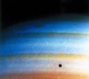 Wolkenmuster auf Saturn, fotografiert von Voyager 1 von Frederick (attr. to) Barnard