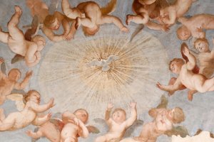 Taube des Heiligen Geistes. Fresko. Die Basilika della Santissima Annunziata del Vastato. Genua. Italien.