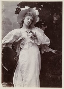Edwardianisches Porträt, Frau im Spitzenkleid