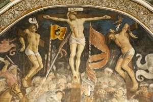 Berühmte Kreuzigungsgruppe von Hans Clemer, Fresko im Chor, Pfarrkirche Chiesa Parocchiale, Elva, Provinz Cuneo, Piemont, Italien, Europa