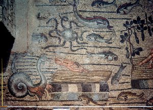 Jona wird vom Wal ausgespuckt, Detail eines dekorativen Pflasters mit christlichen Bildern und heidnischen Symbolen, ca. 313 n. Chr.