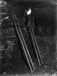 Bergbau, Kohle Abbau der oberen Schichten der berühmten Zehn-Yard-Schicht, Staffordshire, ca. 1890er Jahre von Frederick (attr. to) Barnard