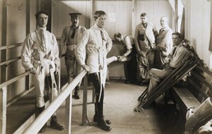 Prothesen Soldaten mit künstlichen Beinen, ca. 1915-1918