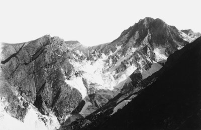Der Fantiscritti-Marmorbruch in den Apuanischen Alpen, in der Toskana, gesehen von Belgia von A. Corsini