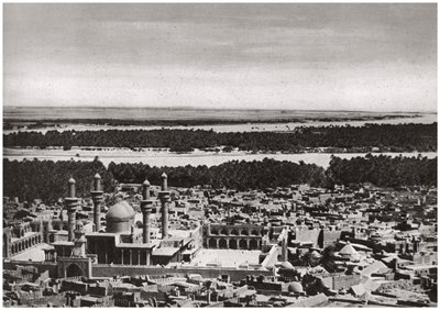 Die Kadhimiya, die heilige Stadt bei Bagdad, aus einem Flugzeug, Irak, 1925 von A. Kerim