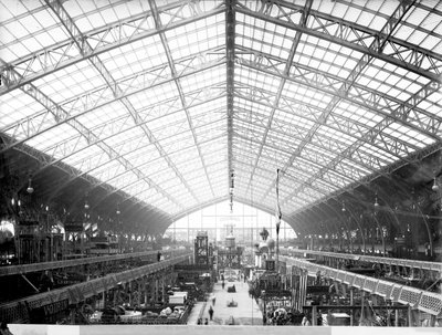 Maschinenhalle, Weltausstellung, Paris, 1889 von Adolphe Giraudon