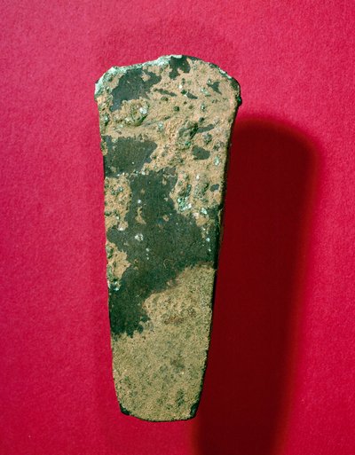 Gallische Kunst: Kupferaxt aus der Bronzezeit, 800 v. Chr. Saint Germain en Laye, Museum für Nationalarchäologie von Age Bronze